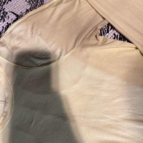 Lululemon size 8 long sleeve - Picture 6 of 6
